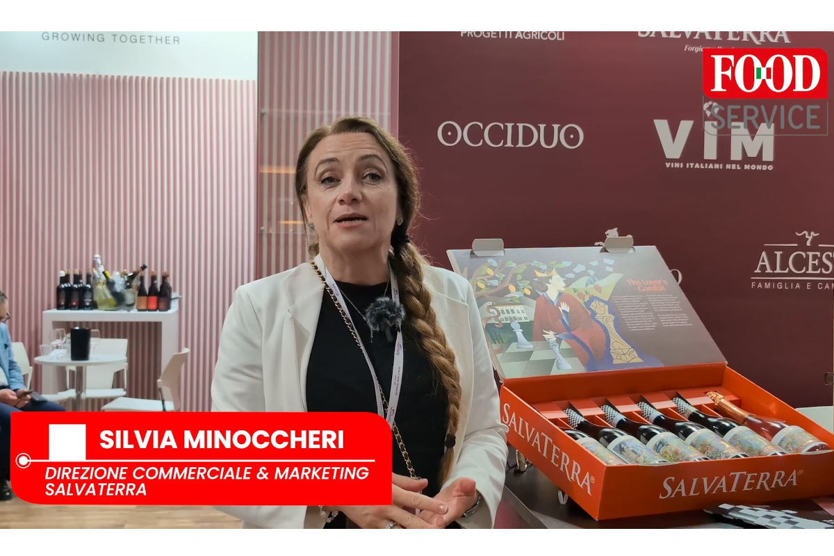 Silvia Minoccheri di Salvaterra a Vinitaly 2026 presenta vini italiani.