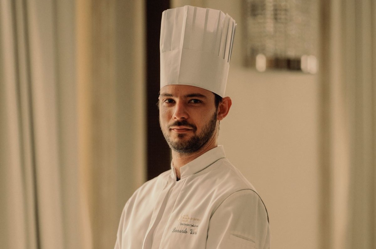 Leonardo Vieri, nuovo Head Chef della Cucina Banchetti dell'Hotel Principe di Savoia, in divisa da chef professionale.