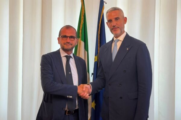 Firma del protocollo d'intesa tra ASSOBIBE e Ministero della Salute per promuovere consumi consapevoli.