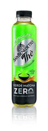 Bottiglia di Thè San Benedetto Verde Matcha Zero Zucchero in acqua minerale naturale, bevanda rinfrescante e salutare.