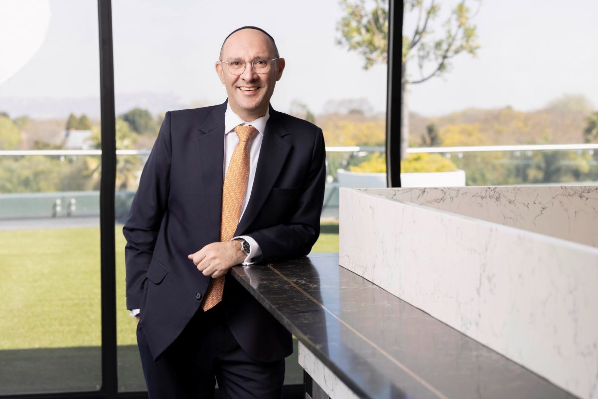 Laurence Rapp, CEO di Vukile Property Fund, in ufficio per l'investimento da 115 milioni nel retail immobiliare italiano.