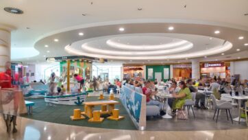 Area ristorazione moderna nel centro commerciale Le Due Valli a Torino, investimento retail di Vukile Property Fund.