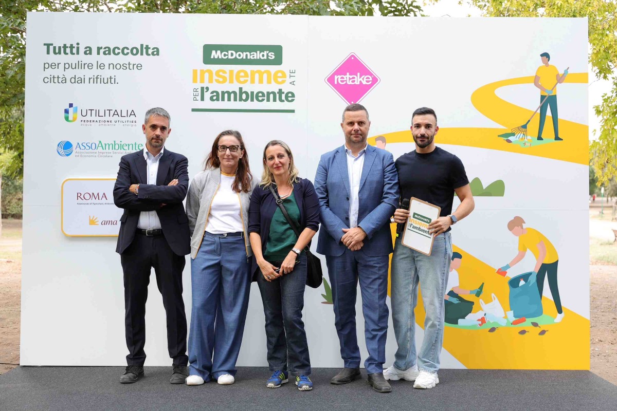 McDonald's insieme per l'ambiente: volontari e relatori alla Giornata IPA Roma contro l'abbandono dei rifiuti.