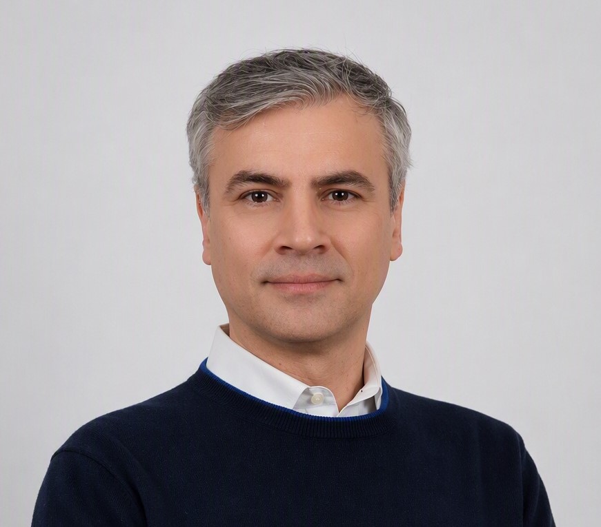 Ritratto professionale di Giuseppe Mele, nuovo membro del management team di Heineken Italia, su sfondo neutro.