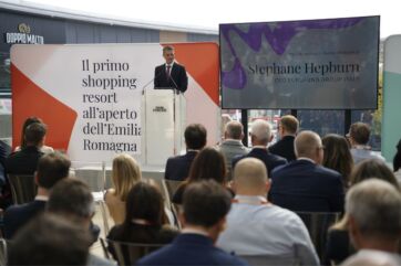 Stephane Hepburn, CEO di Eurofund Group Italy, inaugura Parma Promenade, il primo shopping resort all'aperto dell'Emilia-Romagna.