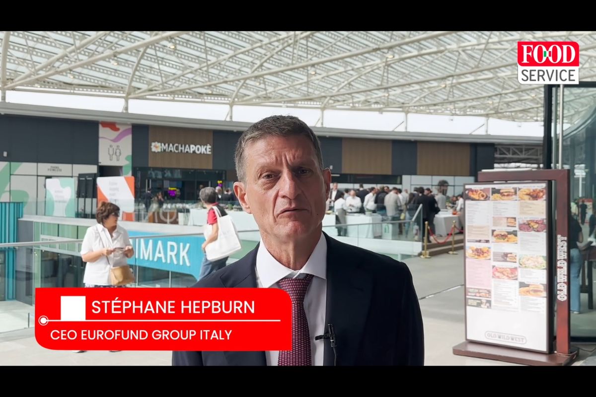 Stéphane Hepburn, CEO Eurofund Group Italy, in un centro commerciale con ristorazione e nuovi format.