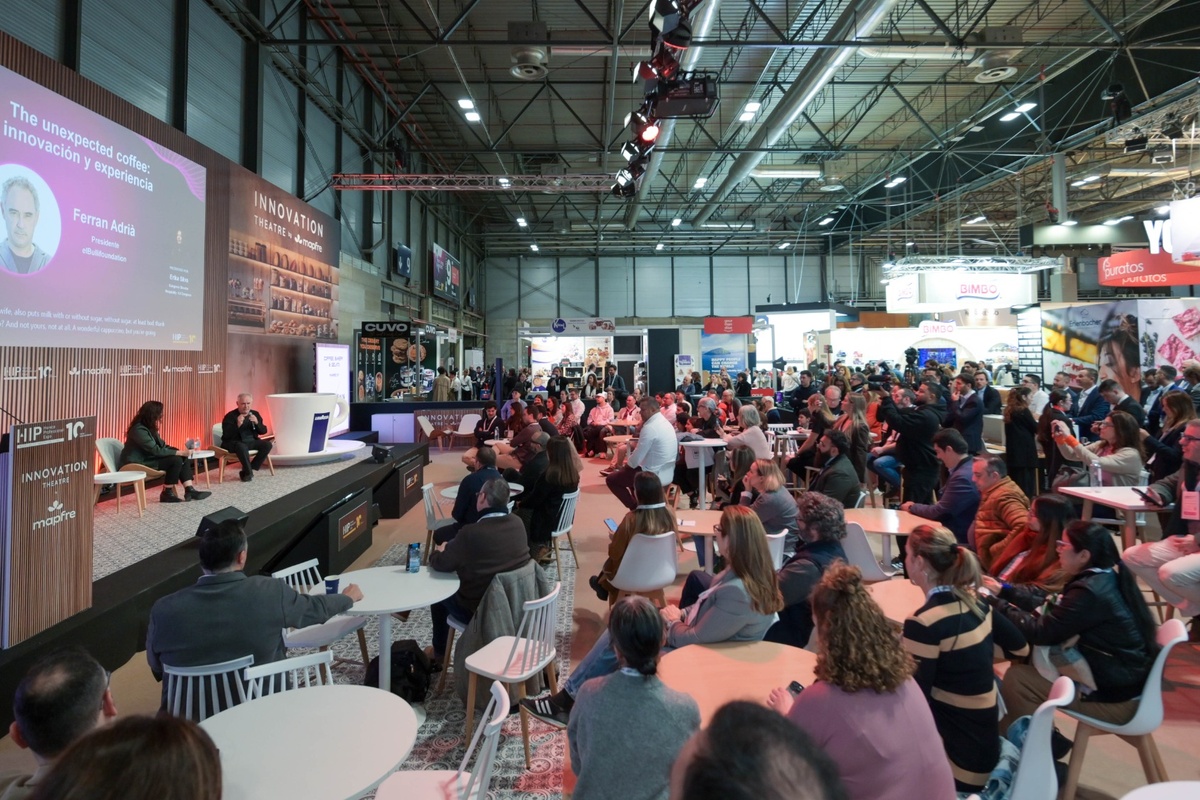 HIP 2026, forum di tendenze e innovazione Ho.Re.Ca: relatori sul palco e pubblico in fiera