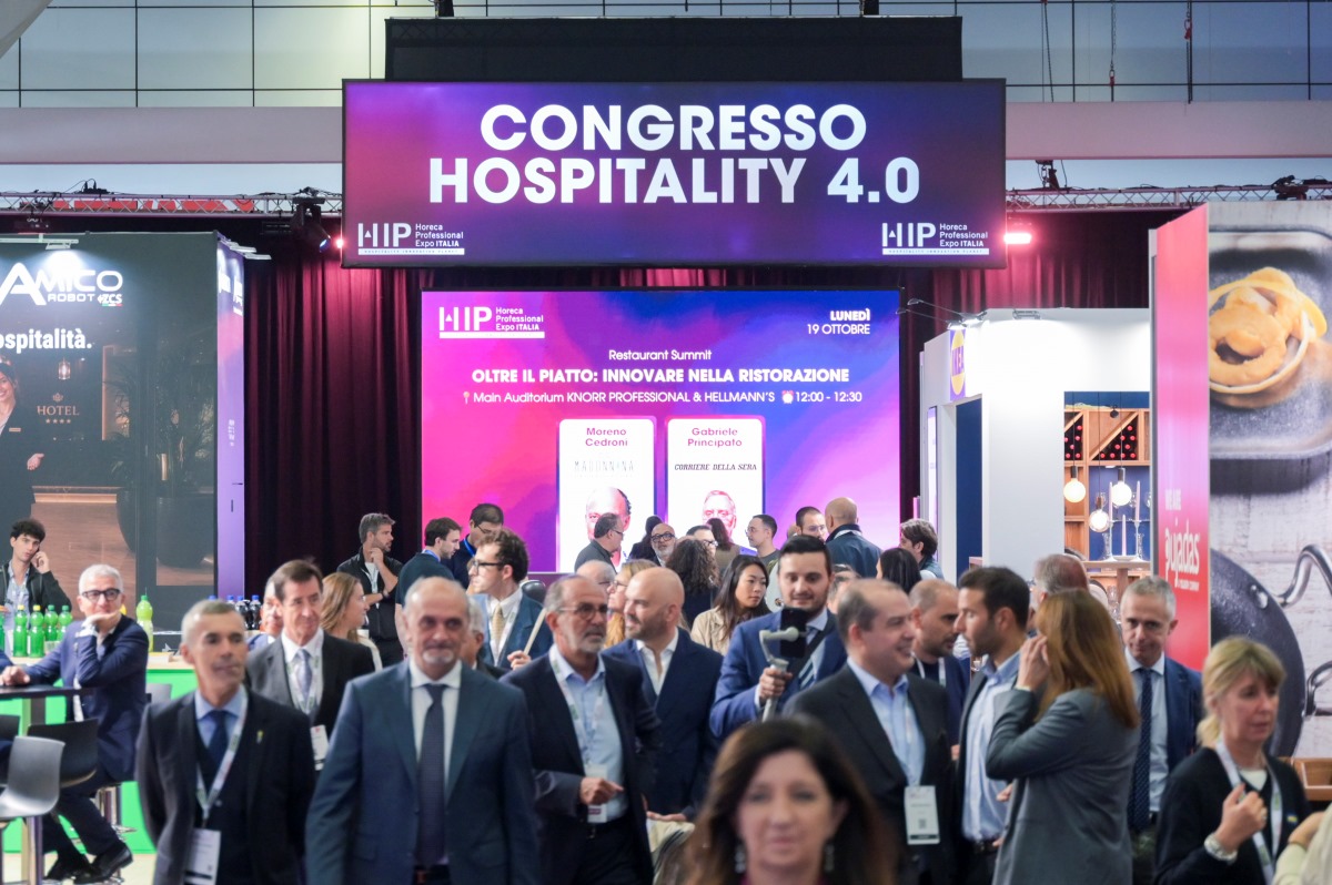 Folla di buyer al Congresso Hospitality 4.0 durante HIP - Horeca Professional Expo Italia