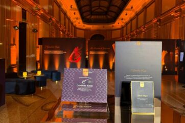 Esposizione METRO Premium con prodotti a marchio per ristorazione d'eccellenza in ambiente elegante e illuminato
