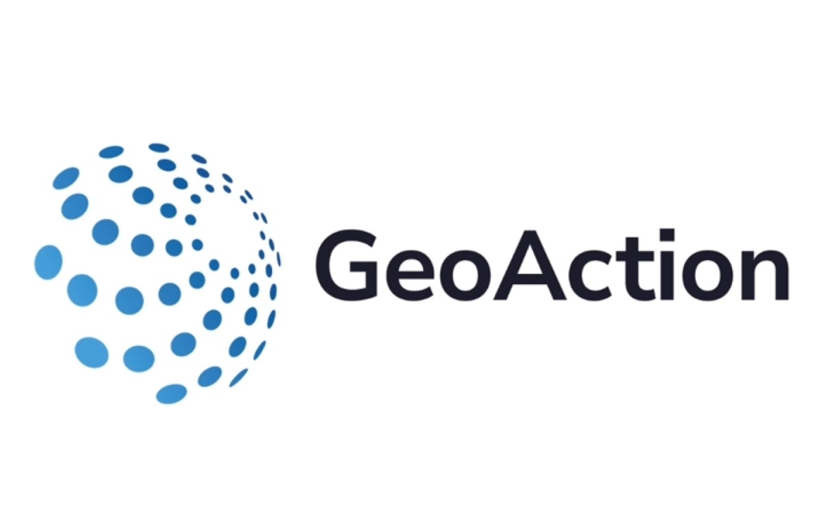Logo GeoAction di TradeLab con sfera di punti azzurri: nuova evoluzione del geomarketing OnTheMap.