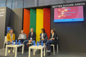 Convegno Pane Quotidiano: relatori discutono di spreco alimentare e responsabilità d'impresa.