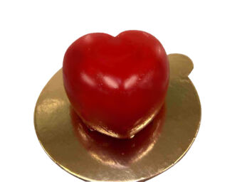 Cuore di Tosi rosso su vassoio dorato. Idea regalo festa della mamma.