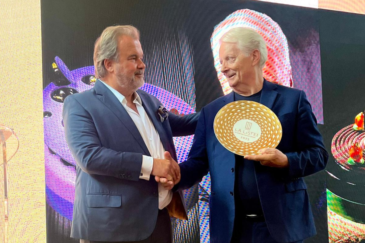 Iginio Massari riceve il premio Pastry Award of Honor 2025 da La Liste. Chef premiato.