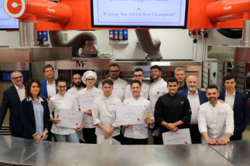 Premio Ruggero Bauli: giovani talenti e innovazione in pasticceria. Gruppo vincitori con attestati.