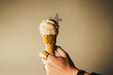 Stardust by Venchi e Golden Goose: il nuovo gusto di gelato stellare