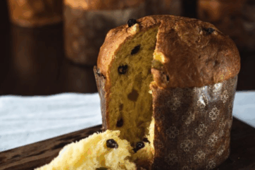 Primo piano di un panettone artigianale, simbolo del Natale 2025.