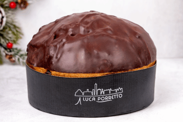 Panettone artigianale Luca Porretto con glassa al cioccolato. Collezione Natale 2025.