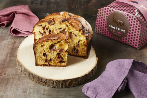 Panettone artigianale Pasticceria Filippi. Lievitato natalizio con lamponi e cioccolato. Collezione Natale 2025.
