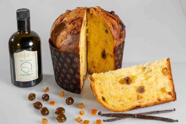Pan d'Abruzzo artigianale Sandro Ferretti con olio d'oliva. Collezione Natale 2025.