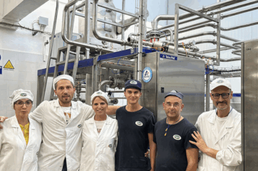 Team Trevalli Cooperlat a SIGEP 2026, esperti caseari e macchinari per innovazioni esperienziali nel settore lattiero-caseario.
