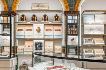 Vetrine Marchesi 1824 nella Chocolate Hall di Harrods. Uova di Pasqua, cioccolatini e confezioni regalo.