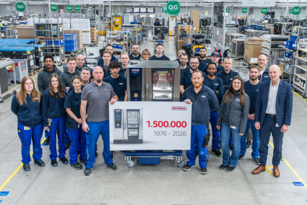 Team Rational con forno combinato. 50 anni di successi e 1,5 milioni di forni Rational.