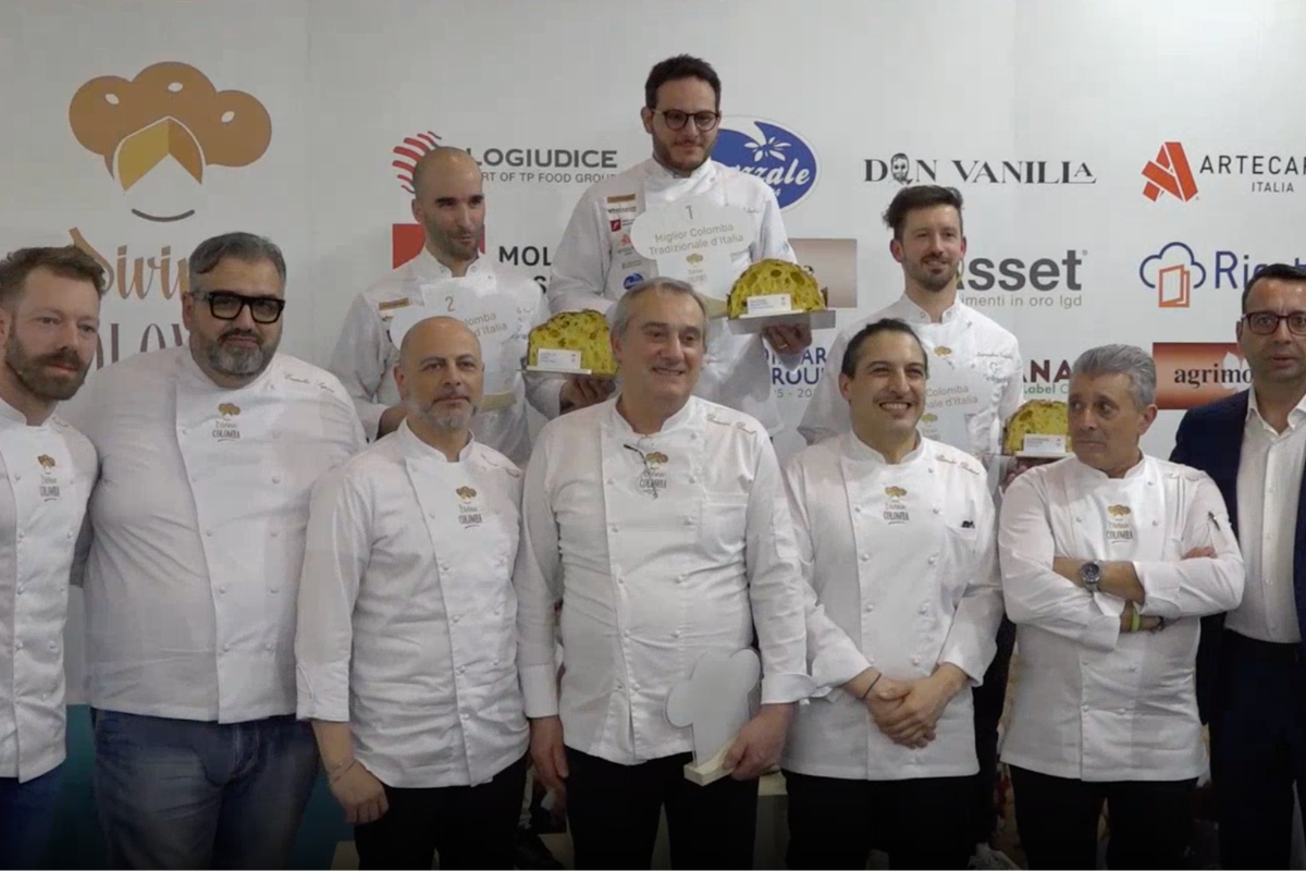 Concorso Pasqua 2026: Maestri pasticceri con colomba artigianale premiata. Produzione in crescita.