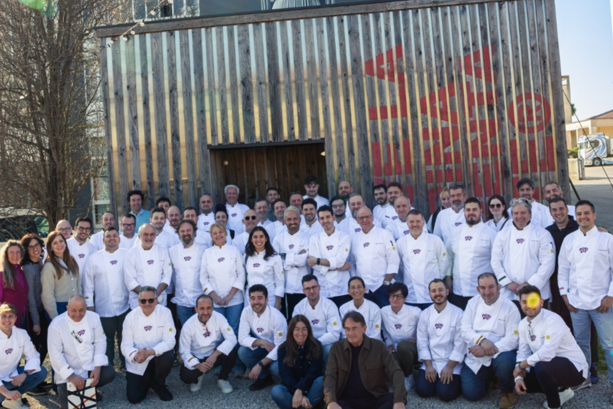 Gruppo di pasticceri a Pastry Best 2026 con Petra. Corso di pasticceria strategica.