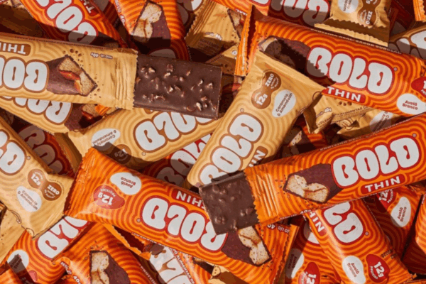 Snack Bold Ferrero: barrette proteiche al cioccolato e caramello, fonte di energia.