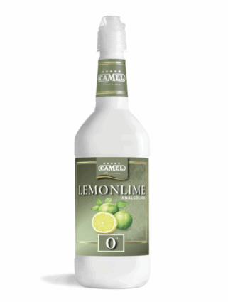 Dolce agli agrumi: bottiglia di sciroppo Lemonlime analcolico Camel. Ideale per dolci e bevande fresche.