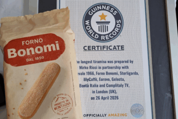 Savoiardi Forno Bonomi e certificato Guinness World Record per tiramisù più lungo del mondo.