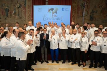 APEI a Montecitorio: pasticceri in divisa bianca celebrano l'alta pasticceria e il Made in Italy