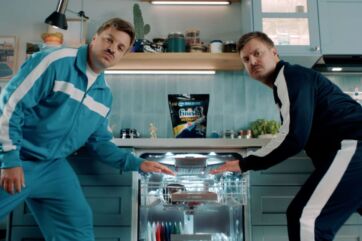 Campagna #LikeABosch: Uomini, lavastoviglie Bosch e Finish. Elettrodomestico per pulizia stoviglie.