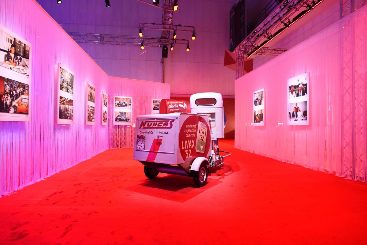 Nuncas 105 anni: Live Experience a Milano. Ape Car storica Livax, esposizione foto.