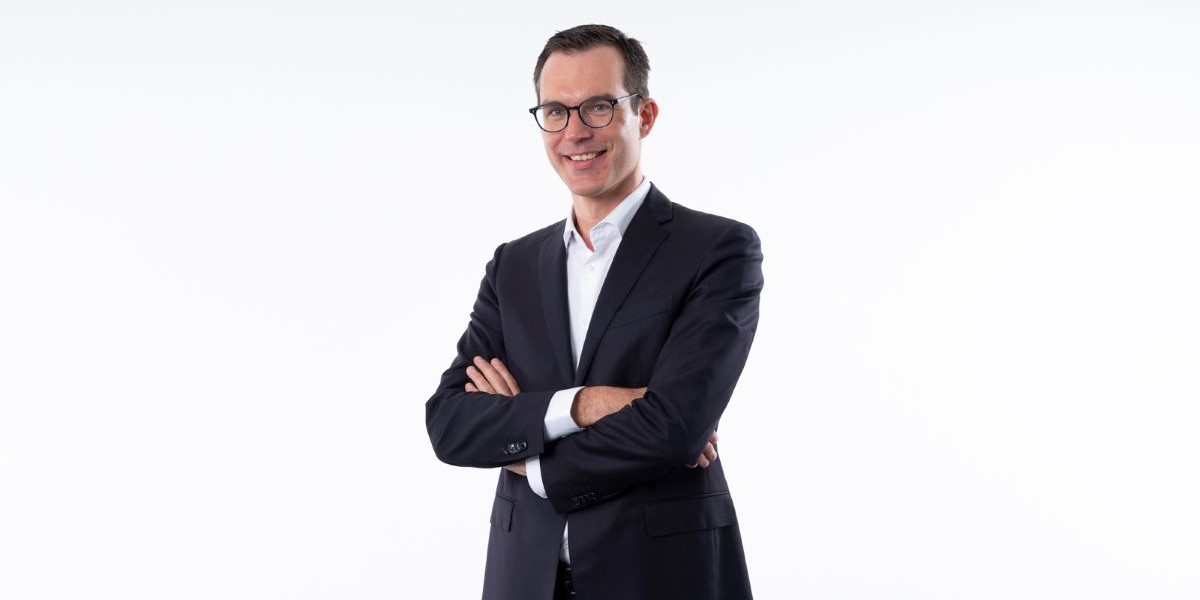 Benjamin Schneider, CEO di dm Italia. Fatturato record, anno positivo per la catena di profumerie e farmacie.