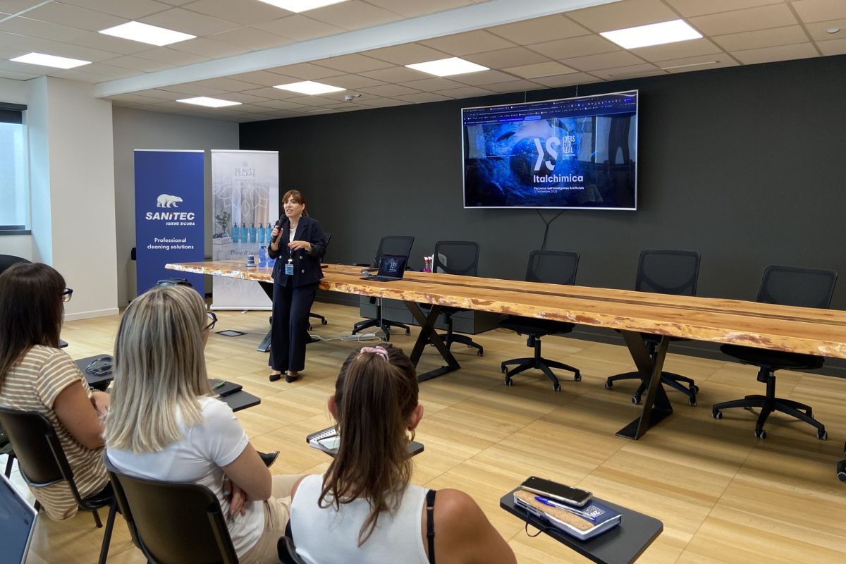 Italchimica: presentazione aziendale sull'Intelligenza Artificiale. Team building, innovazione e processi aziendali.