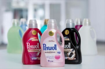 Detersivi Perwoll. Henkel investe in R&S. Cura tessuti, lana, seta. Formula innovativa per il bucato.