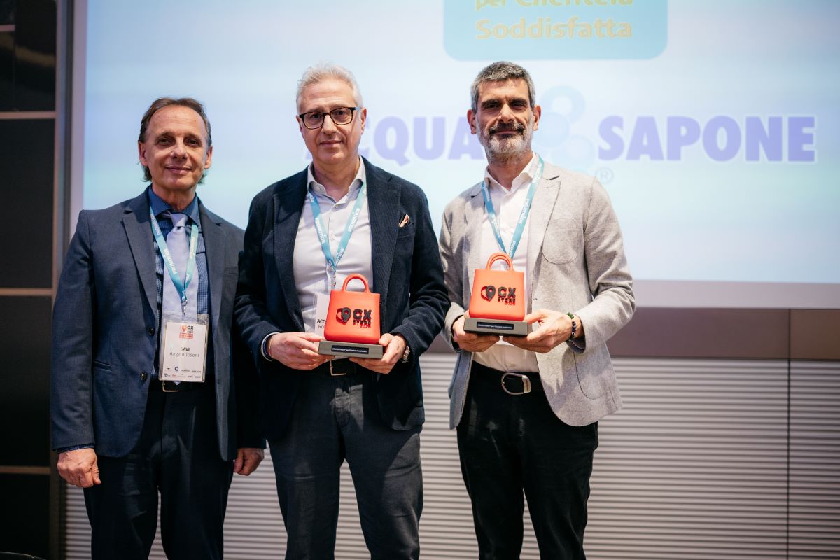 Acqua & Sapone premiata! Tre uomini con il premio CX Store Awards 2026.