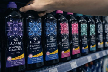 In.chi.pla: Luxury, detersivi pavimenti e superfici profumati. Vari colori e fragranze. Campagna marketing.
