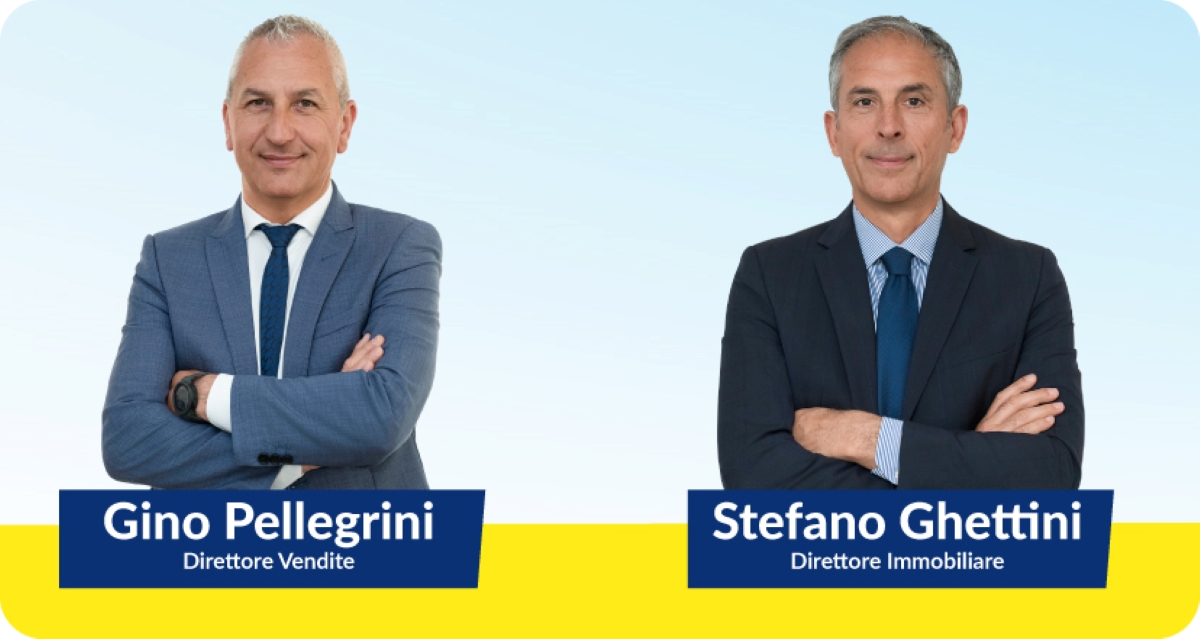 Gino Pellegrini e Stefano Ghettini, nuovi manager di Risparmio Casa, in giacca e cravatta su sfondo azzurro e giallo.