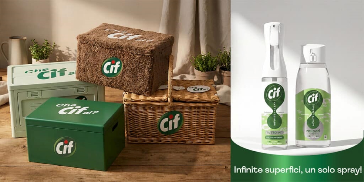 Prodotti Cif Infinite Clean e kit promozionale con cestini e scatole brandizzate per la campagna E tu che CIFai?