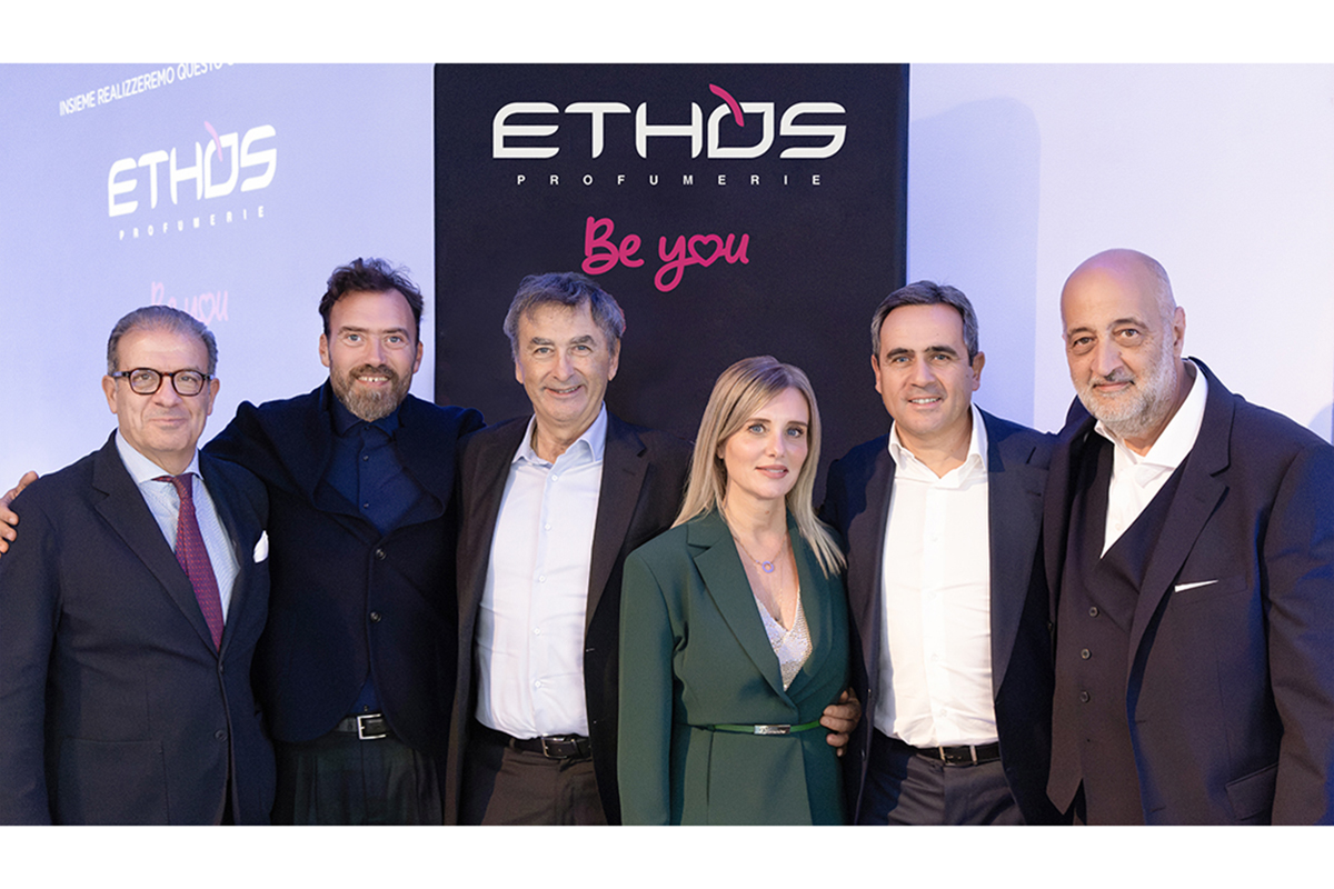 Team Ethos Profumerie presenta Be You. Nuovo polo, bellezza e profumi.