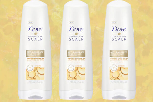 Tre confezioni di balsamo antiforfora Dove Dermacare Scalp per la cura dei capelli.