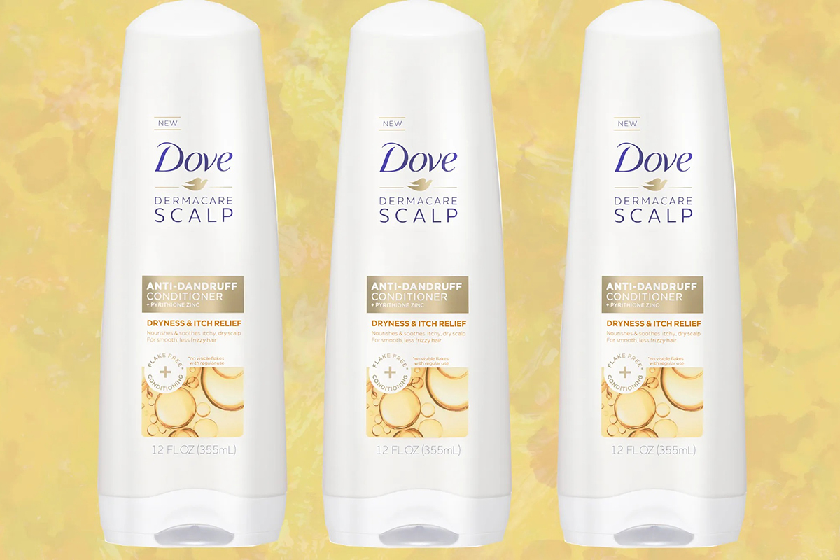 Tre confezioni di balsamo antiforfora Dove Dermacare Scalp per la cura dei capelli.