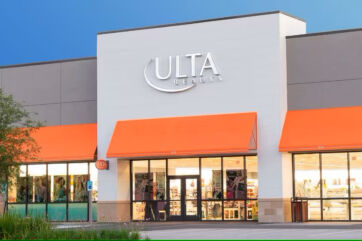 Negozio Ulta Beauty. Vendite e utili oltre le attese. Prodotti di bellezza, cosmetici, profumi e cura della pelle.