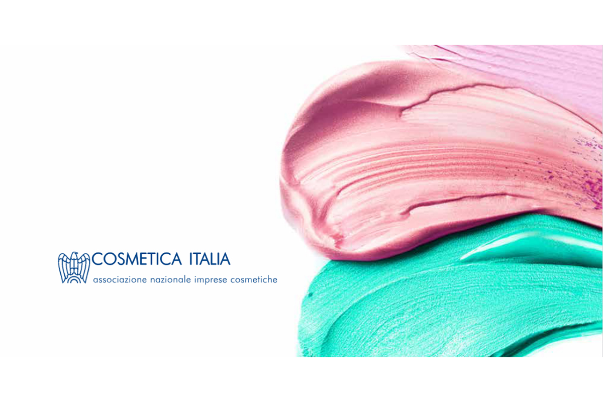 Cosmetica Italia: texture di cosmetici rosa e verde acqua. Sostenibilità e business nel settore.