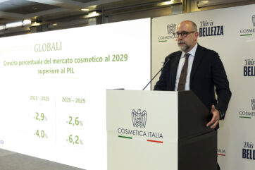 Benedetto Lavino, Presidente Cosmetica Italia, presenta dati sul mercato cosmetico.