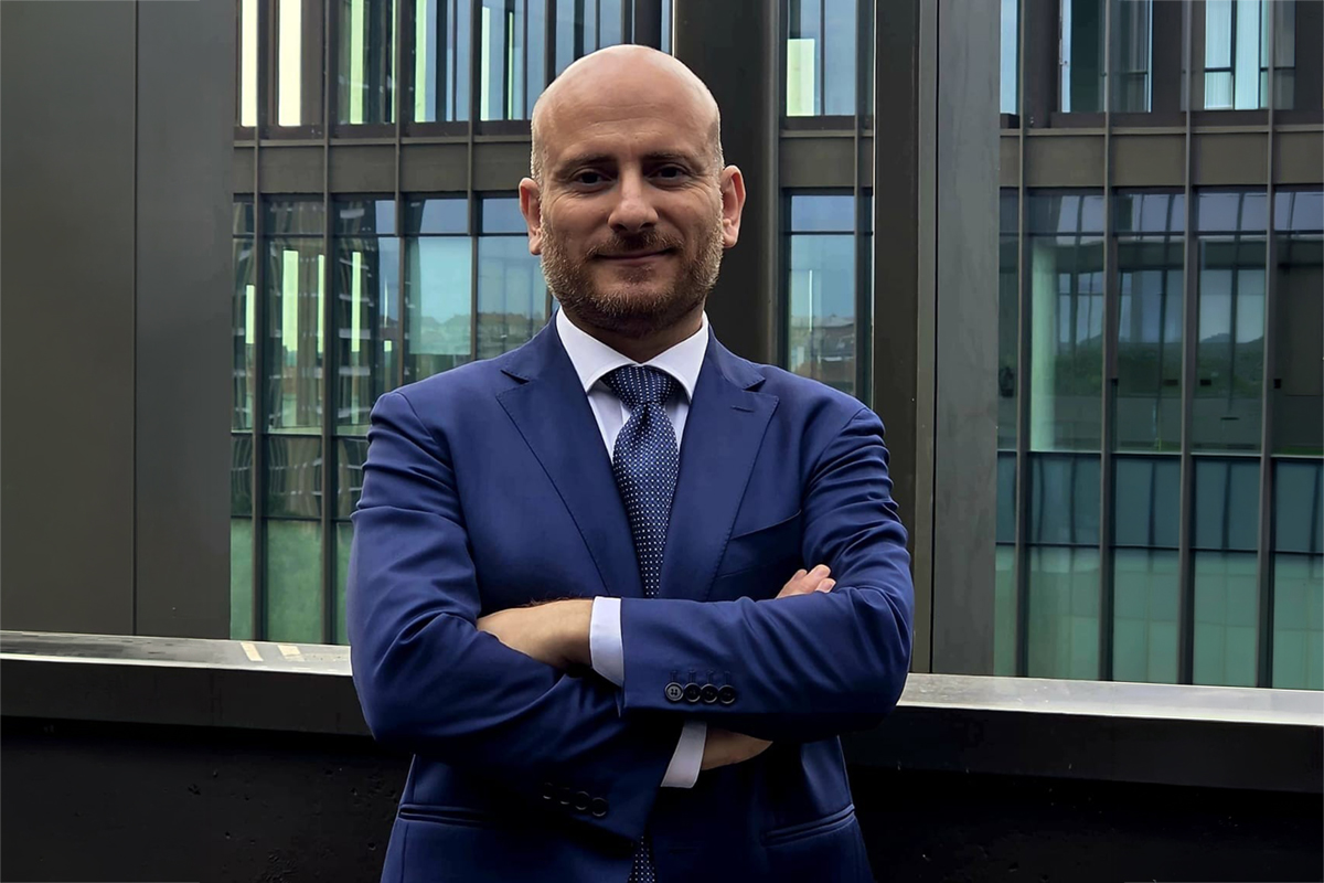 Giuseppe Criscuolo, Direttore Generale CRAI Distribuzione Nord-Ovest. Uomo in giacca blu.