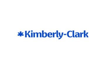 Logo blu Kimberly-Clark su sfondo bianco: acquisizione Kenvue approvata dall'UE.