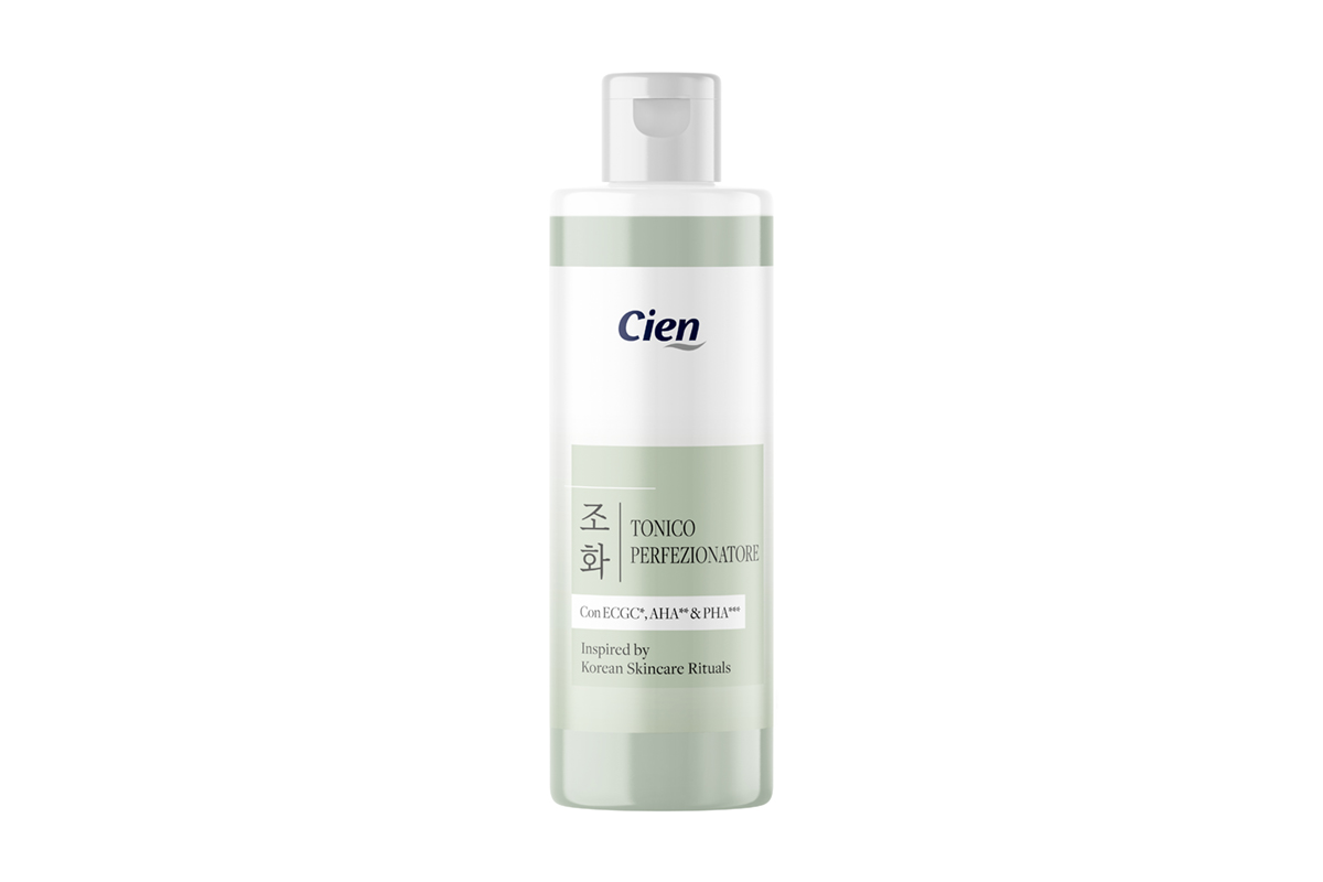 Tonico perfezionatore Cien Lidl ispirato alla skincare coreana, flacone verde chiaro con logo e scritte.